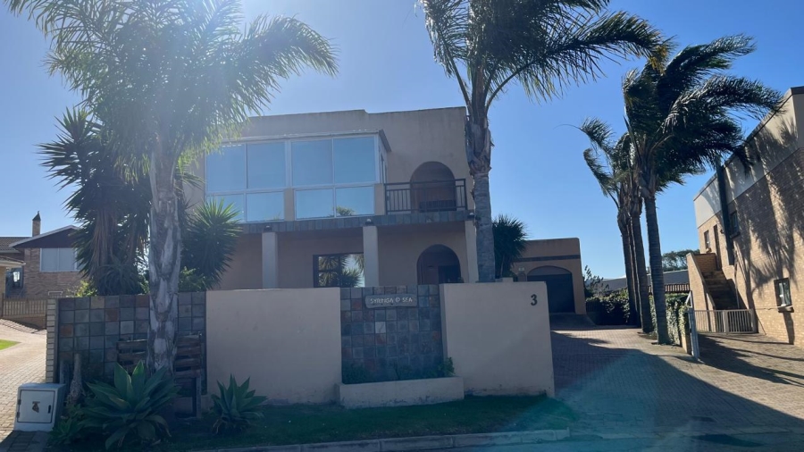5 Bedroom Property for Sale in Wavecrest Eastern Cape